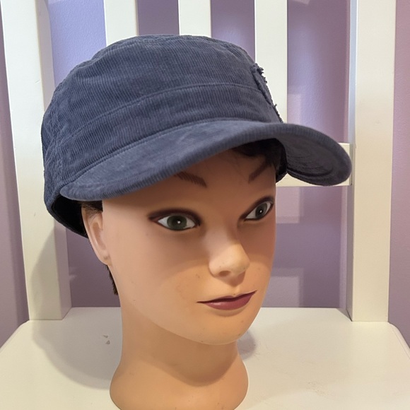 Carhartt Women’s Corduroy Hat - Picture 2 of 9